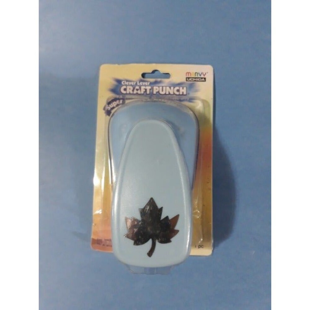 Uchida Craft Punch maple leaf